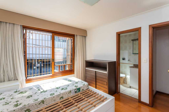 Imagem Imóvel com 2 Quartos à Venda,  em Passo Da Areia - Porto Alegre
