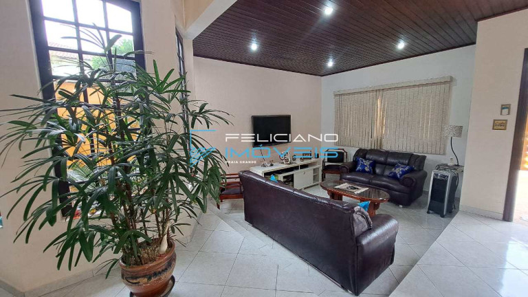 Imagem Casa com 4 Quartos à Venda, 300 m² em Canto Do Forte - Praia Grande Imagem Casa com 4 Quartos à Venda, 300 m² em Canto Do Forte - Praia Grande