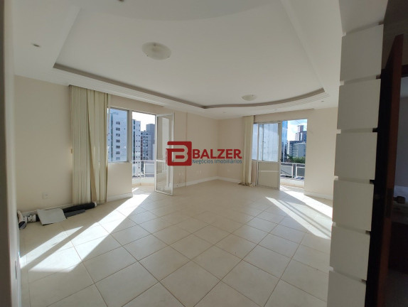 Imagem Apartamento com 3 Quartos à Venda, 182 m² em Centro - Florianópolis Imagem Apartamento com 3 Quartos à Venda, 182 m² em Centro - Florianópolis