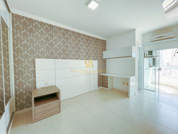 Imagem Apartamento com 3 Quartos à Venda, 102 m² em Centro - Balneário Camboriú Imagem Apartamento com 3 Quartos à Venda, 102 m² em Centro - Balneário Camboriú