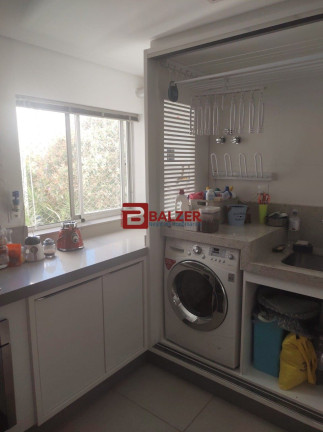 Imagem Apartamento com 3 Quartos à Venda, 121 m² em Centro - Florianópolis Imagem Apartamento com 3 Quartos à Venda, 121 m² em Centro - Florianópolis