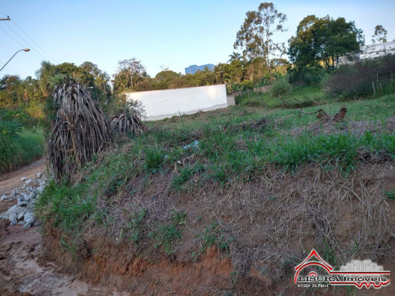 Terreno à Venda, 250 m² em Veraneio Ijal - Jacareí
