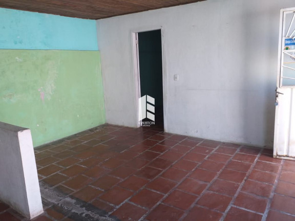 Casa com 3 Quartos à Venda,  em Nova Santa Marta - Santa Maria