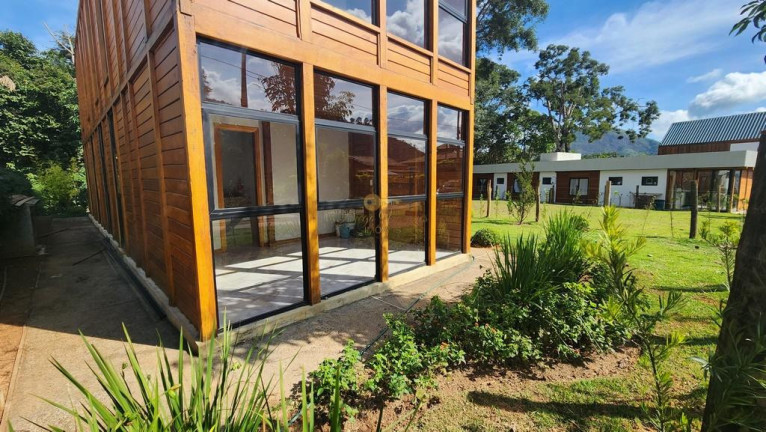 Imagem Casa com 3 Quartos à Venda, 523 m² em Vale Alpino - Teresópolis Imagem Casa com 3 Quartos à Venda, 523 m² em Vale Alpino - Teresópolis