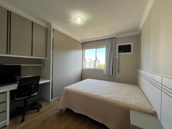 Imagem Imóvel com 3 Quartos à Venda, 173 m² em América - Joinville Imagem Imóvel com 3 Quartos à Venda, 173 m² em América - Joinville