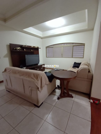 Imagem Sobrado com 3 Quartos à Venda, 380 m² em Jardim Flórida - Franca Imagem Sobrado com 3 Quartos à Venda, 380 m² em Jardim Flórida - Franca