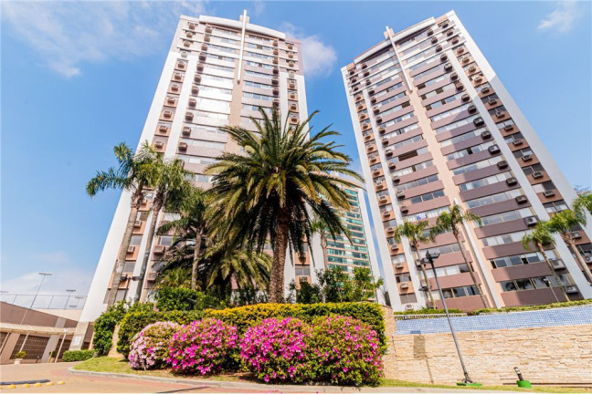 Imagem Imóvel com 3 Quartos à Venda, em Floresta - Porto Alegre Imagem Imóvel com 3 Quartos à Venda, em Floresta - Porto Alegre