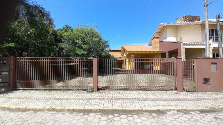 Casa com 3 Quartos à Venda, 100 m² em Bombas - Bombinhas