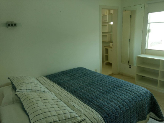 Imagem Casa com 4 Quartos para Temporada,  em Mariscal - Bombinhas
