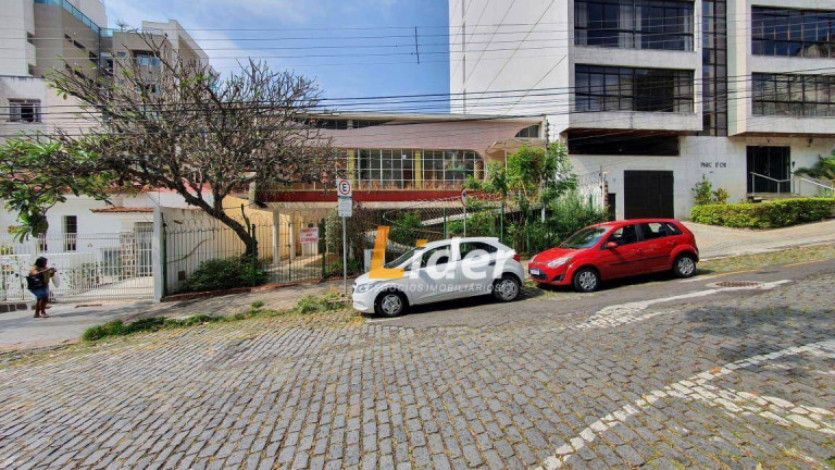 Imagem Casa com 4 Quartos para Alugar, 174 m² em Centro - Juiz De Fora Imagem Casa com 4 Quartos para Alugar, 174 m² em Centro - Juiz De Fora