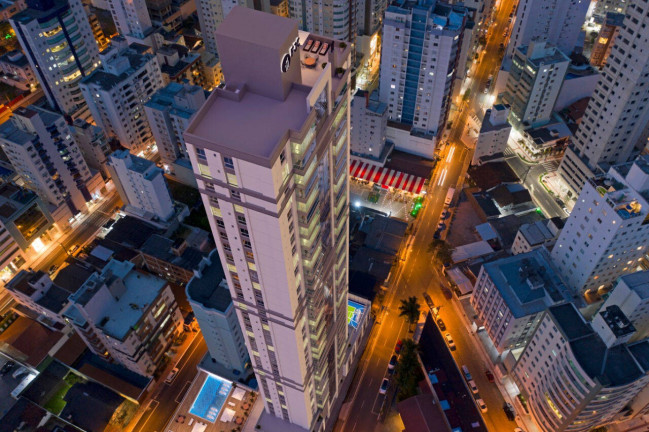 Imagem Apartamento com 4 Quartos à Venda, 146 m² em Centro - Balneário Camboriú Imagem Apartamento com 4 Quartos à Venda, 146 m² em Centro - Balneário Camboriú