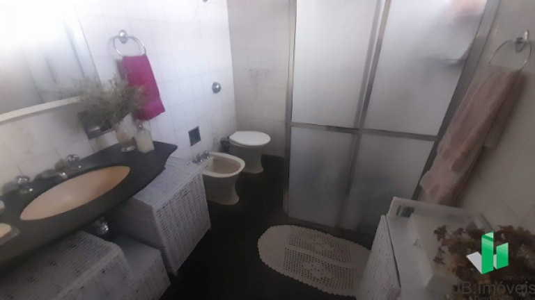 Imagem Casa com 3 Quartos à Venda, 180 m² em Cândida Câmara - Montes Claros