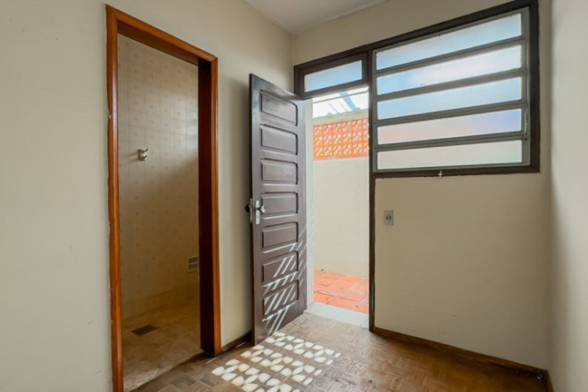 Imagem Casa com 3 Quartos à Venda, 200 m² em Jardim Lindóia - Porto Alegre Imagem Casa com 3 Quartos à Venda, 200 m² em Jardim Lindóia - Porto Alegre
