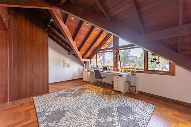 Imagem Casa com 4 Quartos à Venda, 269 m² em Chácara Das Pedras - Porto Alegre Imagem Casa com 4 Quartos à Venda, 269 m² em Chácara Das Pedras - Porto Alegre