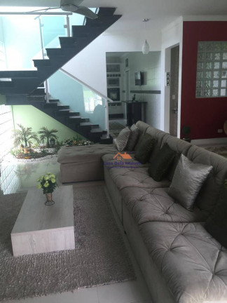 Imagem Sobrado com 5 Quartos à Venda, 300 m² em Solemar - Praia Grande
