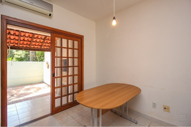 Imagem Casa com 2 Quartos à Venda, 95 m² em Cavalhada - Porto Alegre