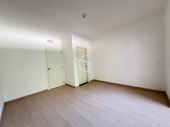 Imagem Casa com 3 Quartos à Venda, em Floresta - Joinville Imagem Casa com 3 Quartos à Venda, em Floresta - Joinville