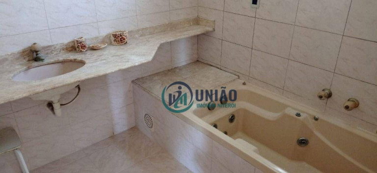 Imagem Casa com 4 Quartos à Venda, 320 m² em Maria Paula - São Gonçalo Imagem Casa com 4 Quartos à Venda, 320 m² em Maria Paula - São Gonçalo