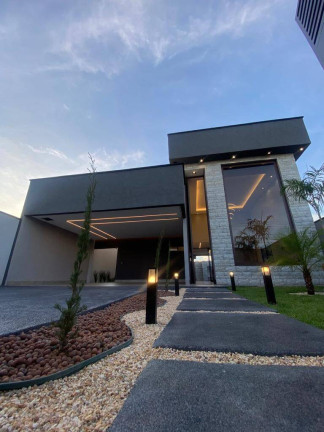 Imagem Casa com 3 Quartos à Venda, 185 m² em Setor Três Marias - Goiânia Imagem Casa com 3 Quartos à Venda, 185 m² em Setor Três Marias - Goiânia