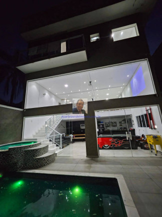 Imagem Casa com 3 Quartos à Venda, 330 m² em Barueri