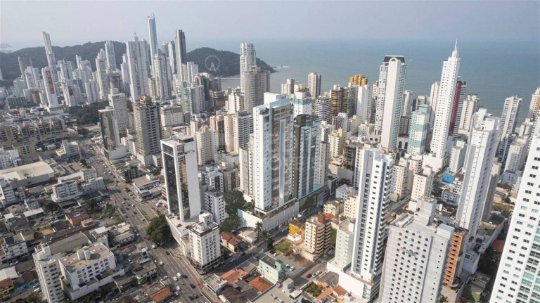 Imagem Apartamento com 4 Quartos à Venda, 174 m² em Centro - Balneário Camboriú Imagem Apartamento com 4 Quartos à Venda, 174 m² em Centro - Balneário Camboriú