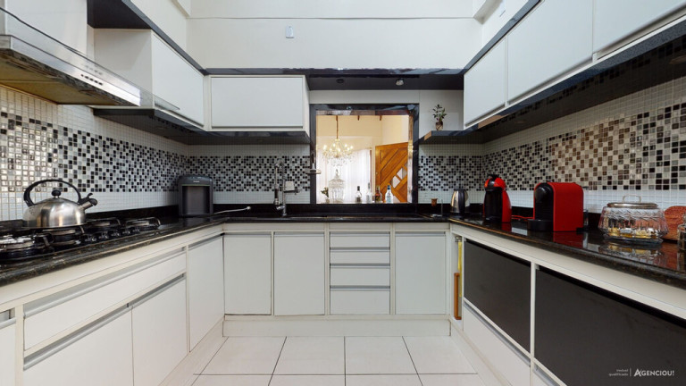 Imagem Casa com 3 Quartos à Venda, 300 m² em Parque Dos Maias - Porto Alegre