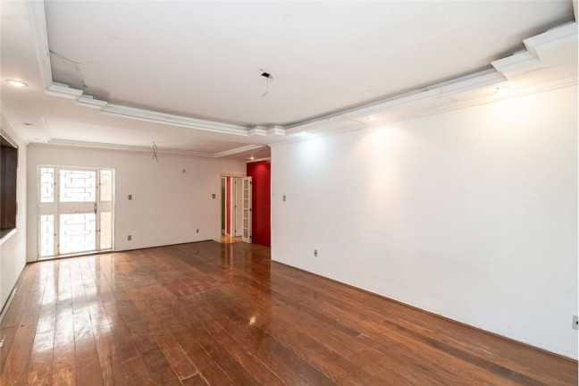 Imagem Casa com 4 Quartos à Venda,  em Petrópolis - Porto Alegre