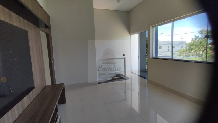 Imagem Casa com 5 Quartos para Alugar, 382 m² em Jardim Itália - Cuiabá