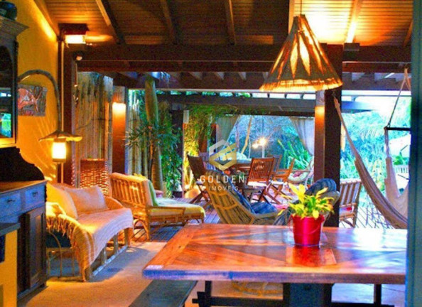Imagem Casa com 6 Quartos à Venda, 2.000 m² em Canto Grande - Bombinhas Imagem Casa com 6 Quartos à Venda, 2.000 m² em Canto Grande - Bombinhas