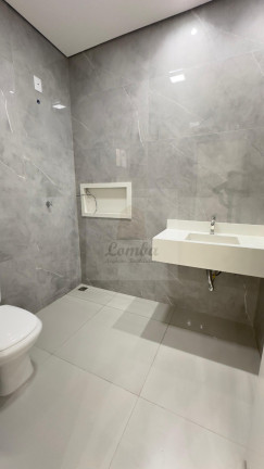 Imagem Casa com 3 Quartos à Venda, 190 m² em Jardim Das Palmeiras - Cuiabá