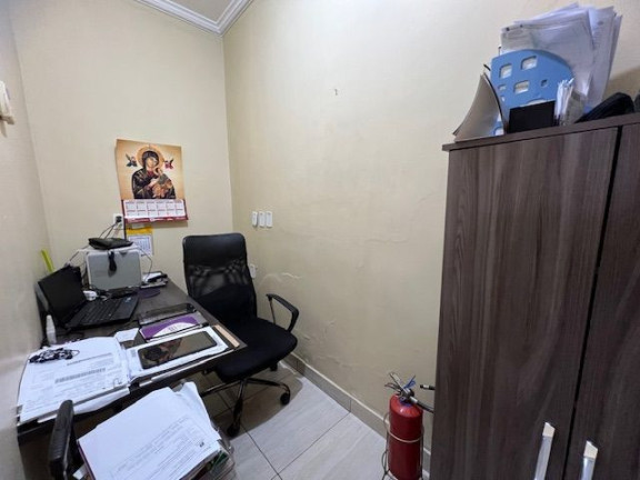 Imagem Casa com 3 Quartos à Venda, 210 m² em Jardim Presidente - Goiânia Imagem Casa com 3 Quartos à Venda, 210 m² em Jardim Presidente - Goiânia