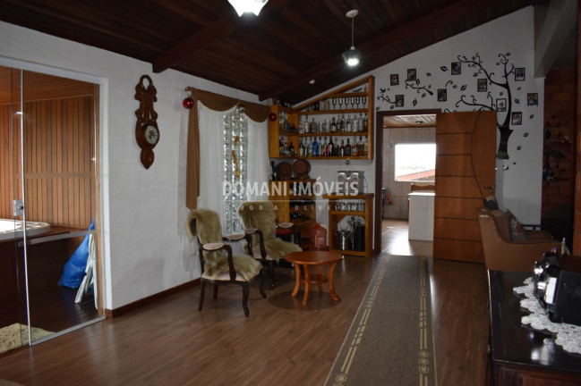 Imagem Casa com 4 Quartos à Venda, 195 m² em Região Do Alto Do Capivari - Campos Do Jordão