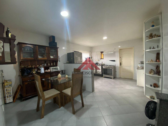 Imagem Casa com 5 Quartos à Venda, 371 m² em Patronato - São Gonçalo