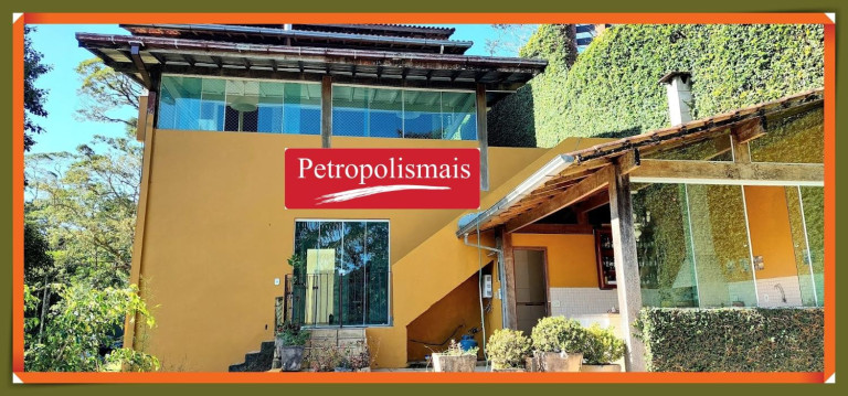 Casa com 4 Quartos à Venda, 430 m² em Castelanea - Petrópolis