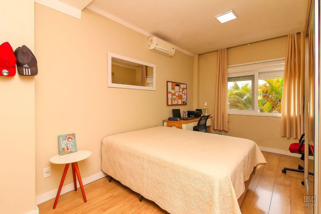 Imagem Casa com 3 Quartos à Venda, 290 m² em Guarujá - Porto Alegre