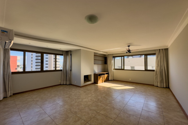 Imóvel com 3 Quartos à Venda,  em Petrópolis - Porto Alegre
