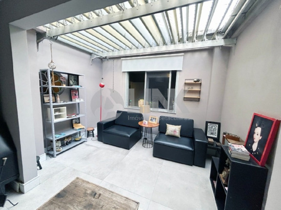 Imagem Casa com 3 Quartos à Venda, 174 m² em Vila Jardim - Porto Alegre Imagem Casa com 3 Quartos à Venda, 174 m² em Vila Jardim - Porto Alegre