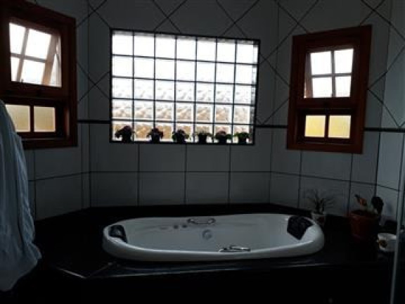 Imagem Casa com 3 Quartos à Venda, 450 m² em Vila Dom Pedro - Atibaia