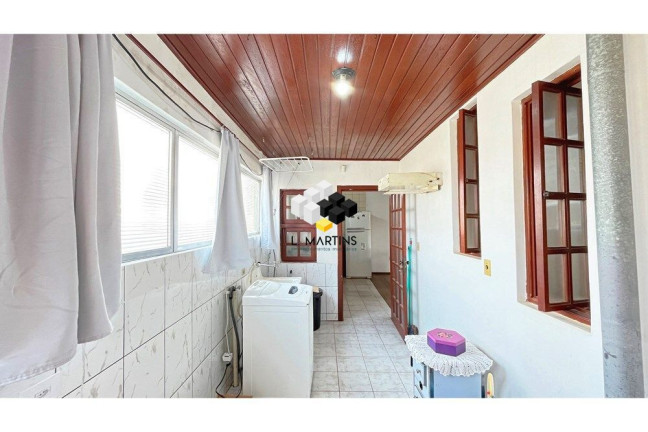 Imagem Casa com 3 Quartos à Venda, 368 m² em Ponta Grossa - Porto Alegre Imagem Casa com 3 Quartos à Venda, 368 m² em Ponta Grossa - Porto Alegre