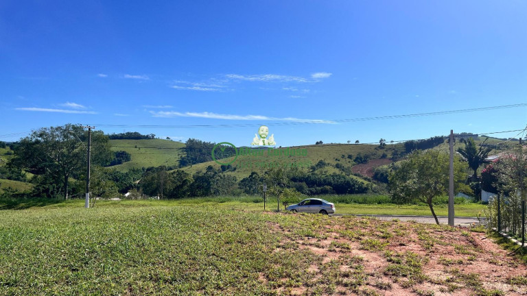 Terreno à Venda, 1.600 m² em Centro - Jambeiro