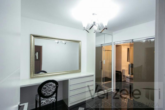 Imagem Casa com 4 Quartos para Temporada, 1.000 m² em Centro - Balneário Camboriú Imagem Casa com 4 Quartos para Temporada, 1.000 m² em Centro - Balneário Camboriú