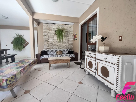 Imagem Casa com 6 Quartos à Venda, 350 m² em Campeche - Florianópolis