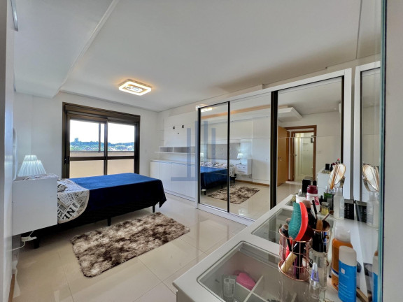 Imagem Apartamento com 3 Quartos à Venda, 130 m² em Nossa Senhora De Lourdes - Santa Maria Imagem Apartamento com 3 Quartos à Venda, 130 m² em Nossa Senhora De Lourdes - Santa Maria