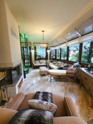 Imagem Casa com 6 Quartos à Venda, 5.000 m² em Recanto Araucária - Campos Do Jordão