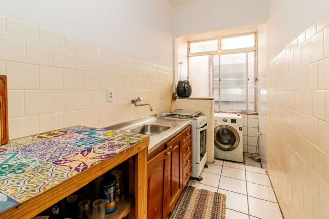 Imagem Imóvel com 1 Quarto à Venda, 42 m² em Centro Histórico - Porto Alegre Imagem Imóvel com 1 Quarto à Venda, 42 m² em Centro Histórico - Porto Alegre