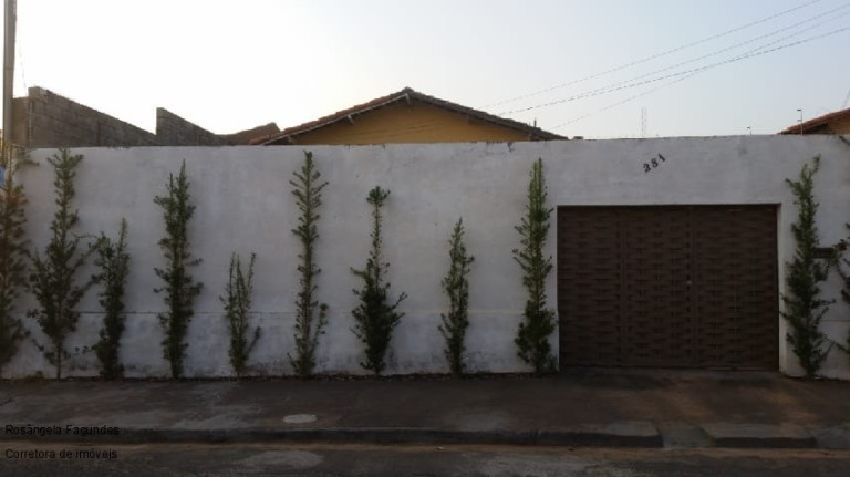 Imagem Casa com 3 Quartos à Venda, 130 m² em Conjunto Habitacional Campo Alegre (por Do Sol) - Alfenas Imagem Casa com 3 Quartos à Venda, 130 m² em Conjunto Habitacional Campo Alegre (por Do Sol) - Alfenas