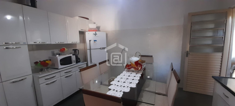 Imagem Casa com 2 Quartos à Venda, 210 m² em Santa Rosália - Poços De Caldas Imagem Casa com 2 Quartos à Venda, 210 m² em Santa Rosália - Poços De Caldas