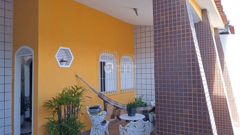 Casa com 5 Quartos à Venda, 240 m² em Jabotiana - Aracaju