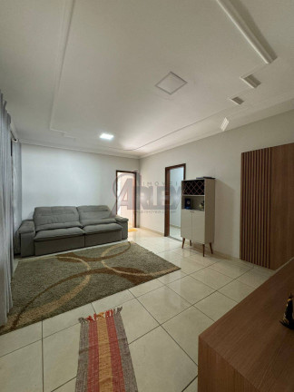 Imagem Casa com 4 Quartos à Venda, 360 m² em Vera Cruz - Montes Claros Imagem Casa com 4 Quartos à Venda, 360 m² em Vera Cruz - Montes Claros