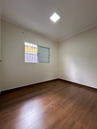Imagem Casa com 3 Quartos à Venda, 250 m² em Lívia - Botucatu